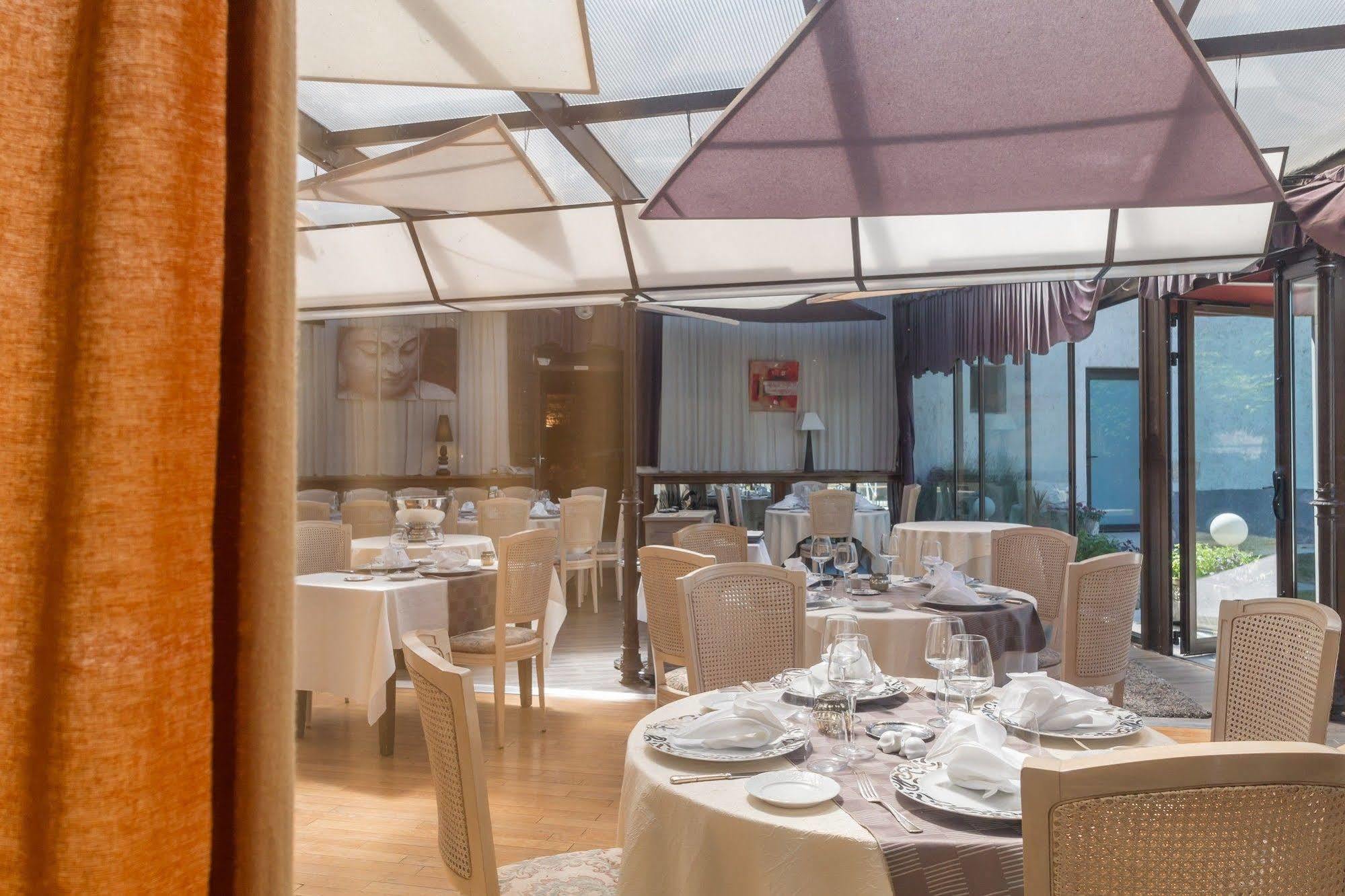 Hotel Restaurant Laurent Perreal Attignat Exterior photo